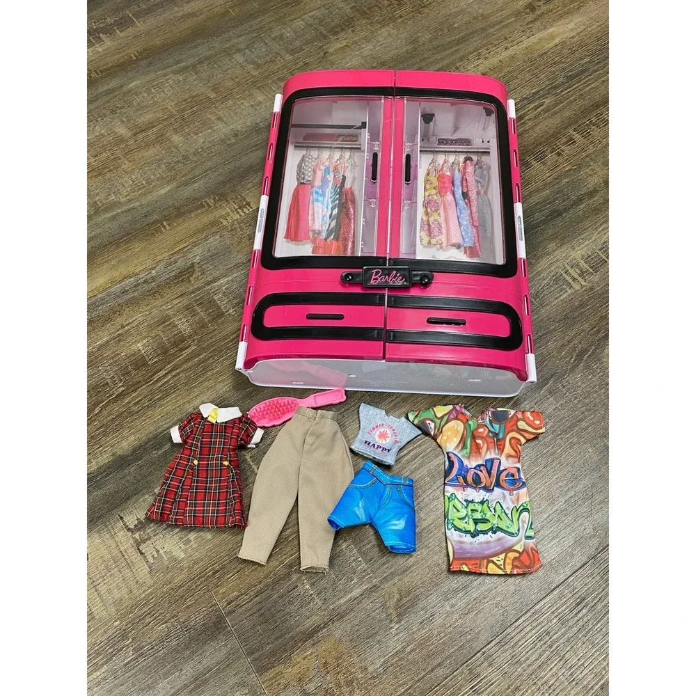 Mattel Barbie Ultimate Closet Pink Portable Doll Fashion Case DMT57 with Outfits